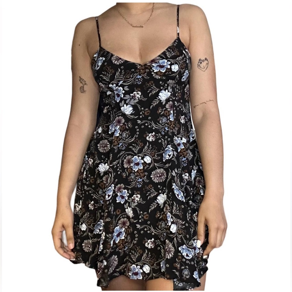 American Eagle Floral Key Hole Back Mini Dress